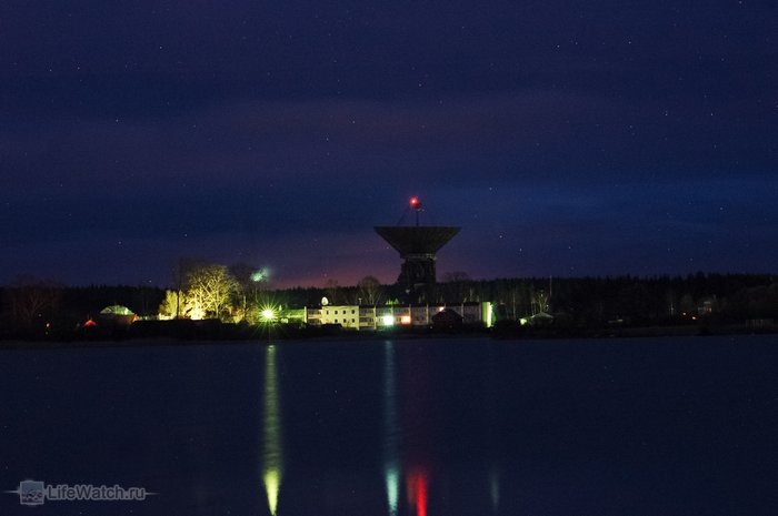 Радиотелескоп РТ-64 ночью