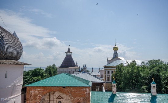 Вид со звонницы Ростовского кремля