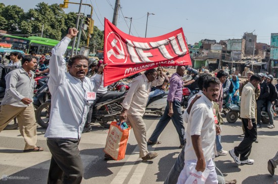 Колонна трудящихся в Дели